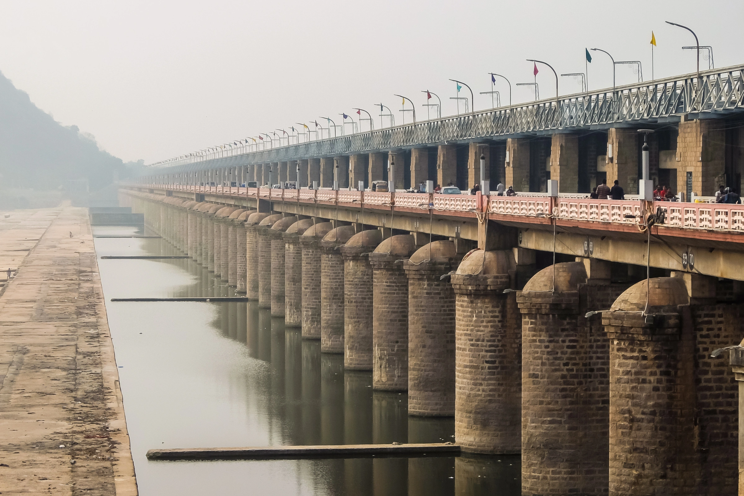 Farakka_Barrage[1].webp